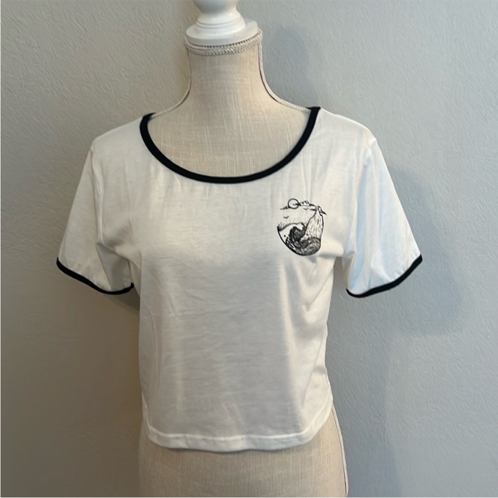 NWT b&w Ringer tee scenic mountain wave